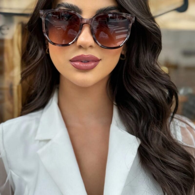 1. Óculos de Sol Redondo Sofia – Branco Camuflado – Acetato (código. 0046) 2. Óculos de Sol Redondo Sofia - Branco Camuflado - Acetato (código. 0046)